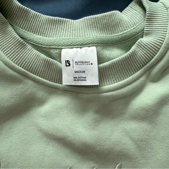 Buffbunny Cloud Cropped Top (Medium) - Picture 3 of 6